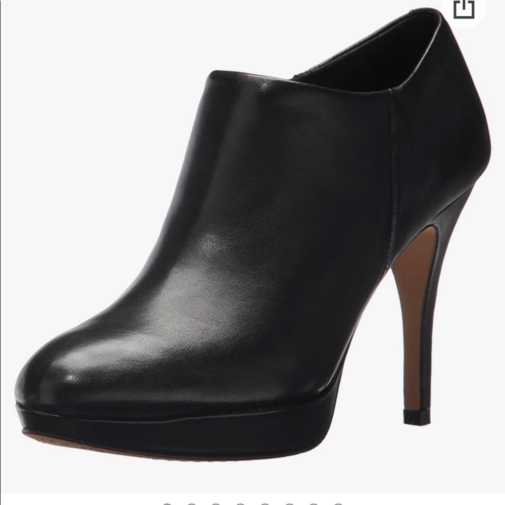 Vince Camuto Heels Boots size 8